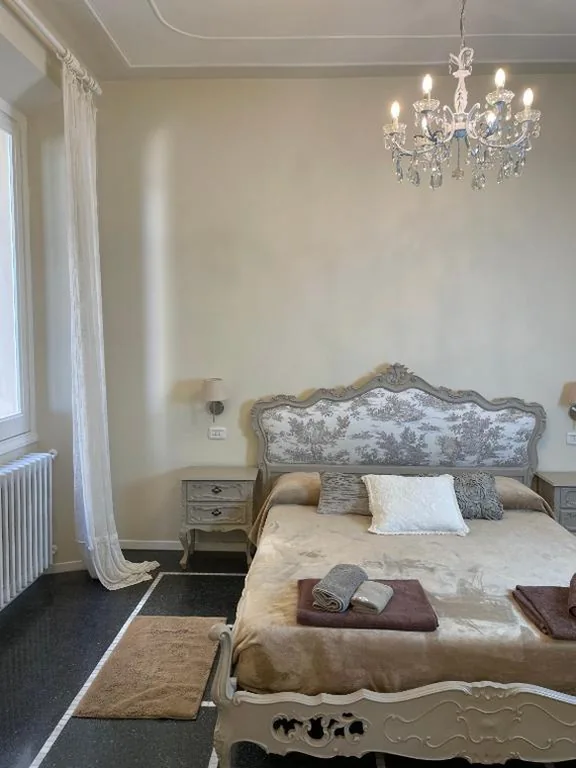 Deluxe Double Room with Balcony and Sea View — Seven boutique hotel