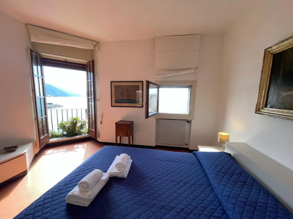 Camera Matrimoniale Deluxe con Balcone e Vista Mare — Villa a Rocchetta Luxury Guesthouse