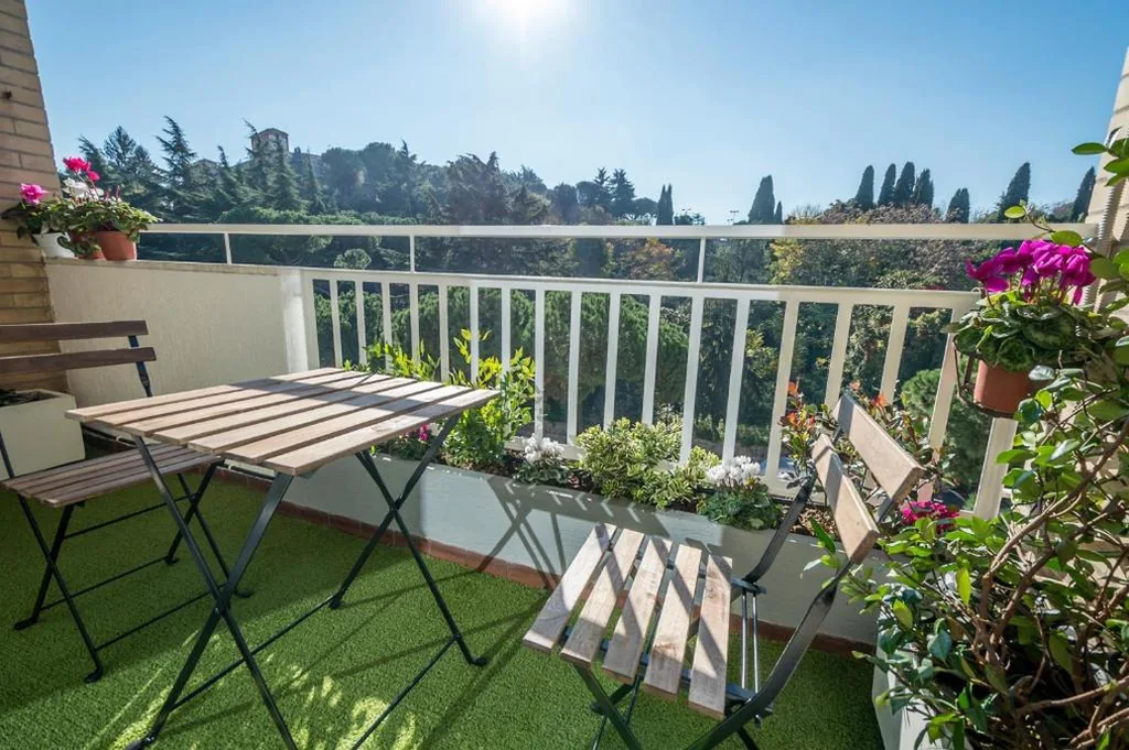 Camera Matrimoniale Deluxe con Balcone — Happy Holiday in Rome b&b