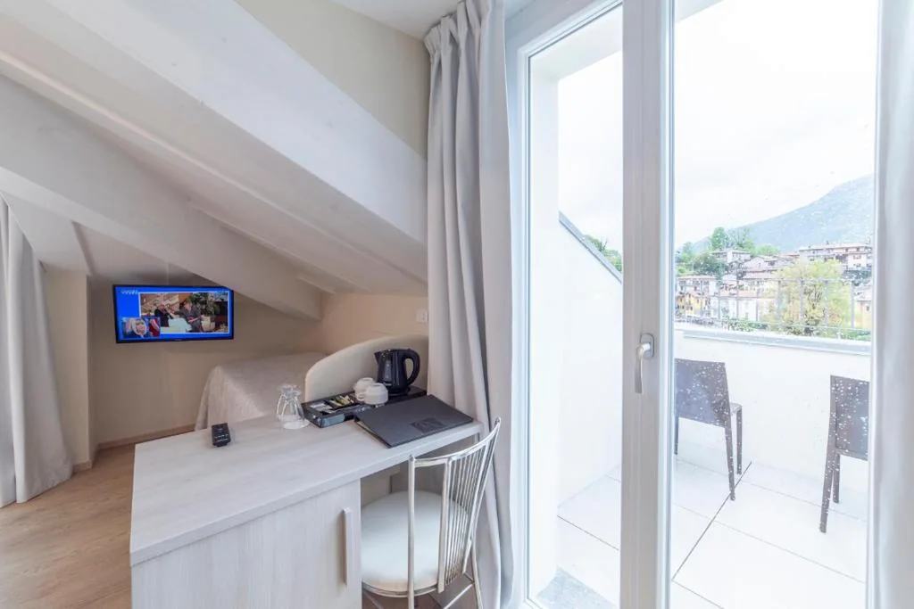 Deluxe Double Room with Balcony — Hotel Due Palme