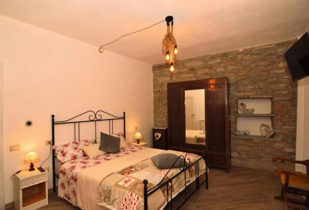 Camera Matrimoniale Deluxe con Balcone — Il Borgo del Castello