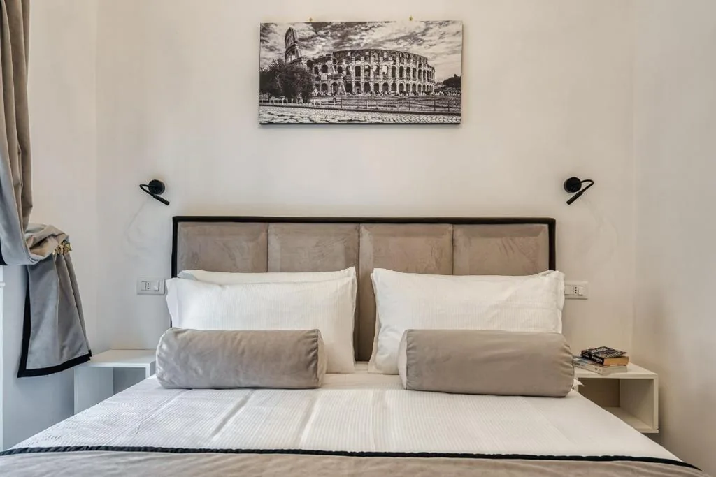 Camera Matrimoniale Deluxe con Balcone — Imperial Rhome Guest House