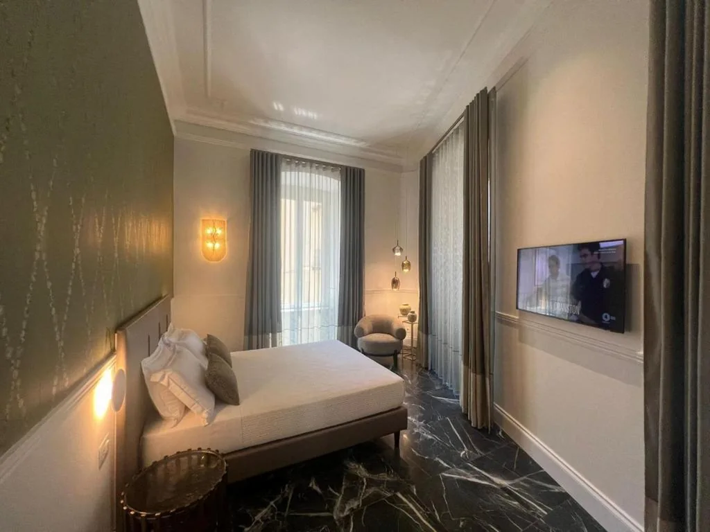 Camera Matrimoniale Deluxe con Balcone — Lovely Rooms