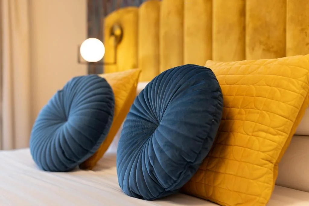 Camera Matrimoniale Deluxe con Balcone — Mavi Luxury Suites