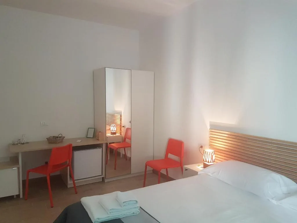 Deluxe Double Room with Balcony — Parfumerie 5 Terre