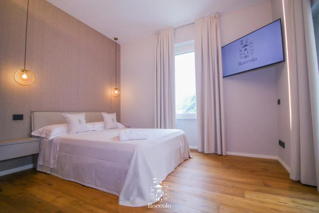 Camera Matrimoniale Deluxe con Balcone — Roccolo Valsesia