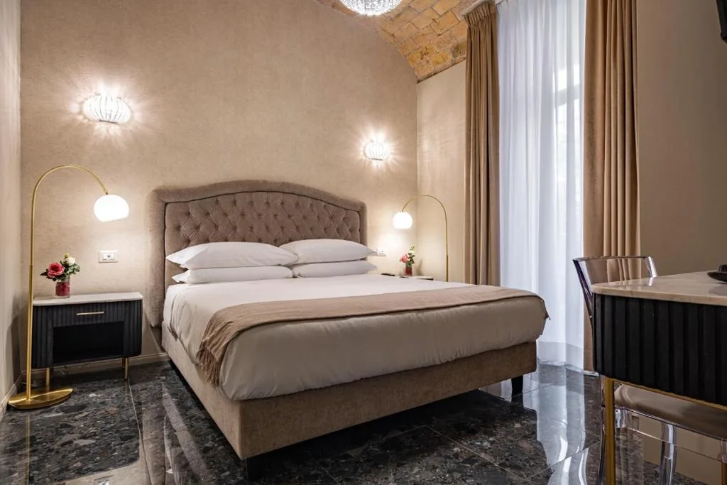 Deluxe Double Room with Balcony — Roma suite hotel