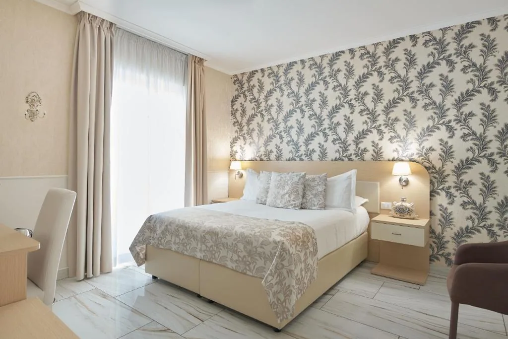 Camera Matrimoniale Deluxe con Balcone — Rome Airport Inn