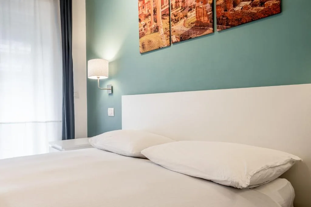Deluxe Double Room with Balcony — Rome Vatican Rooms