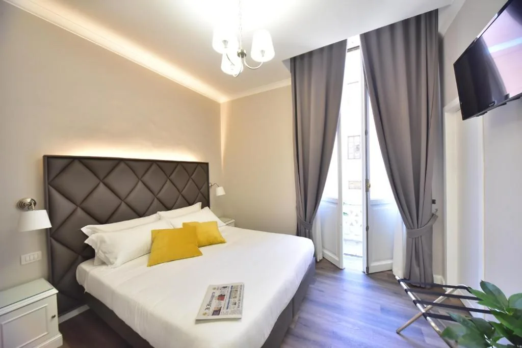 Camera Matrimoniale Deluxe con Balcone — Sacconi Palace Suite Roma