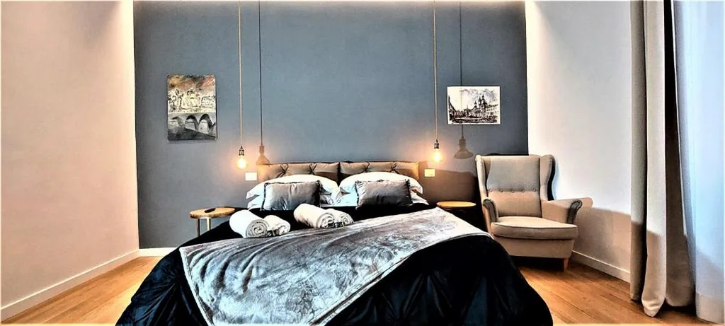 Deluxe Double Room with Balcony — Vatican Rome Suite