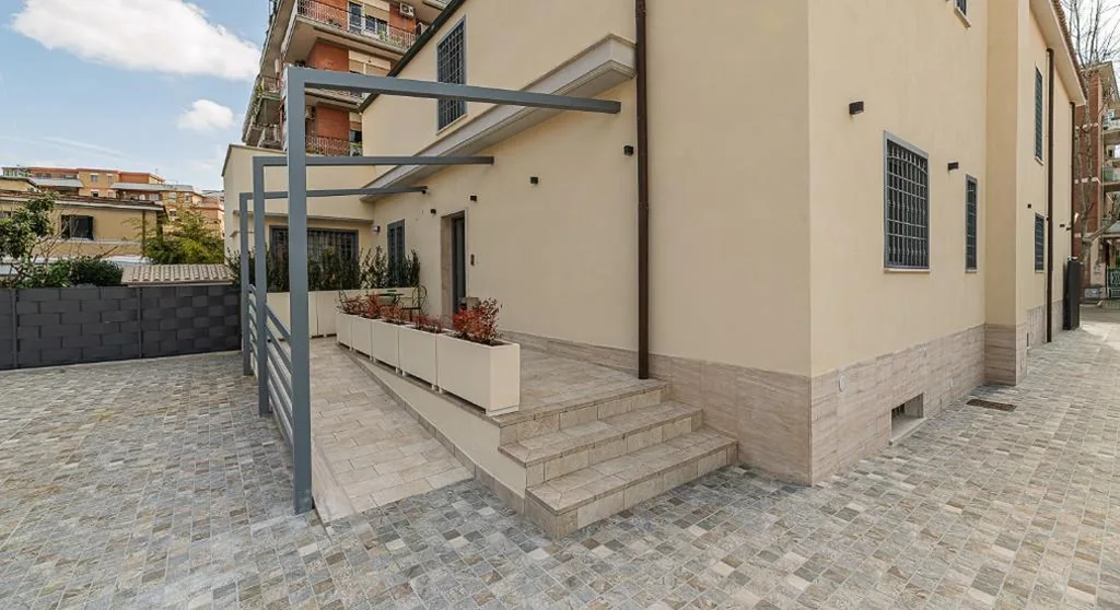 Camera Matrimoniale Deluxe con Balcone — Villa Decimum