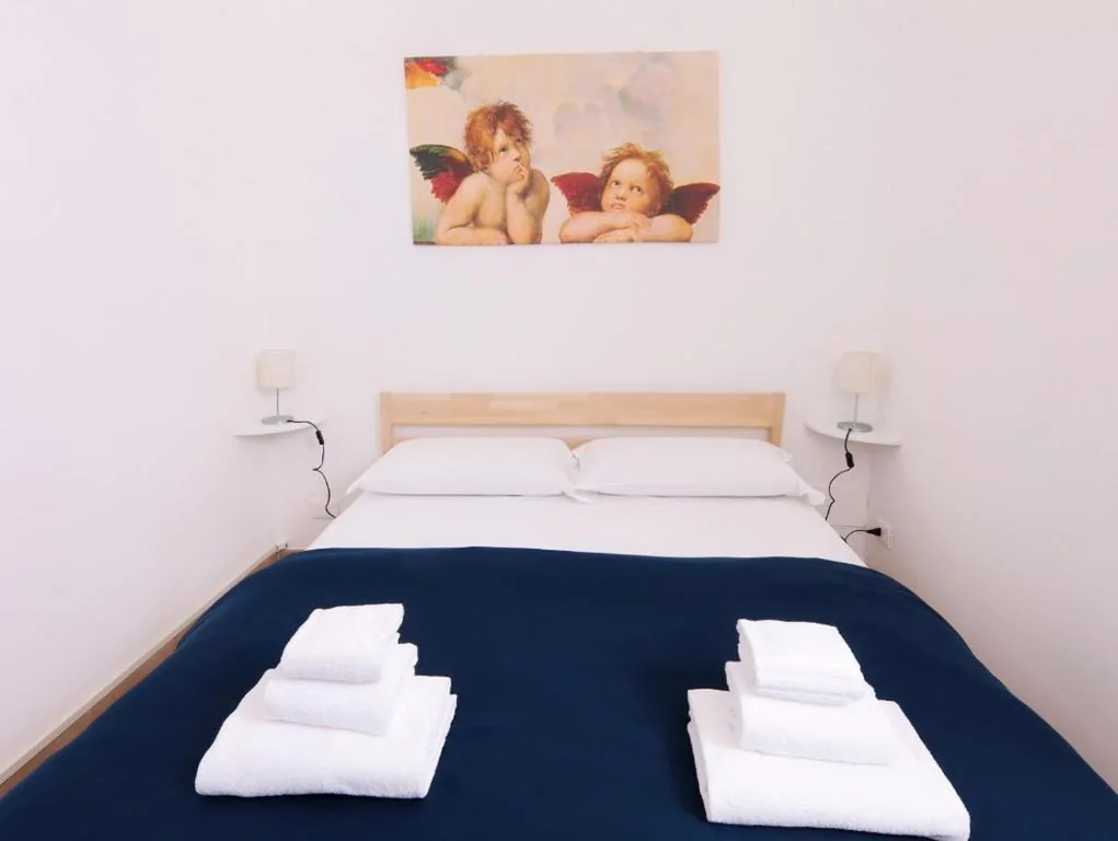 Camera Matrimoniale Deluxe con Doccia — Cielo Vaticano Guest House