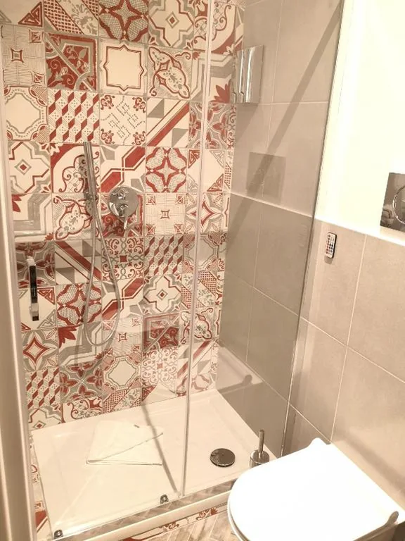 Camera Matrimoniale Deluxe con Doccia — Frattina FF italian suites
