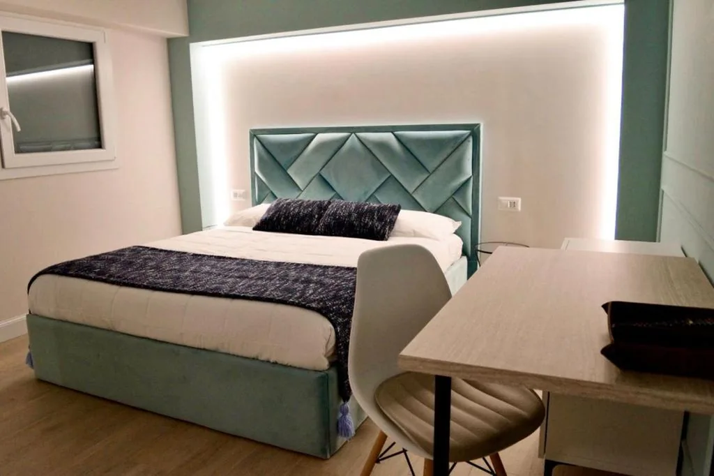 Camera Matrimoniale Deluxe con Doccia — Guest House Dema Vatican Suites