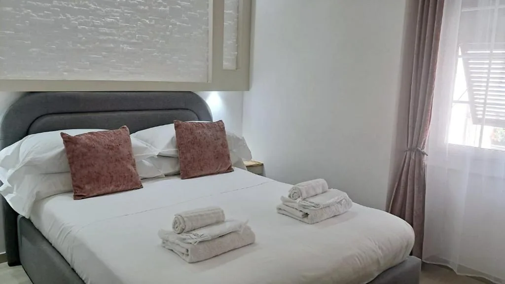 Deluxe Double Room with Shower — La Siesta 5 terre