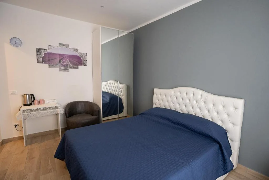 Deluxe Double Room with Shower — Le Stelle Della Spezia