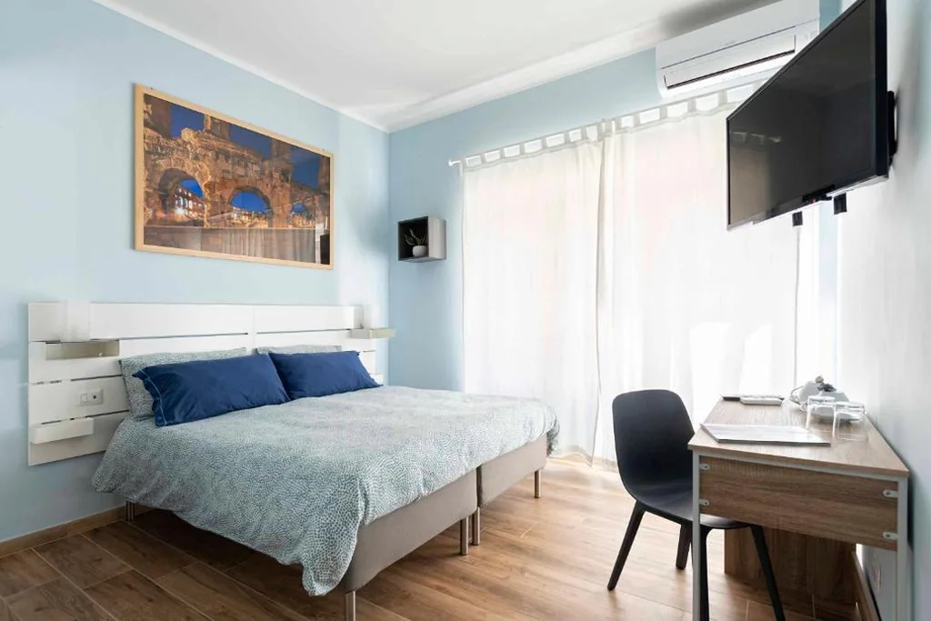 Deluxe Double Room with Shower — RomeCookSea Guest House