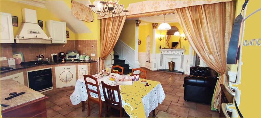Camera Matrimoniale Deluxe con Vasca — Bed And Breakfast SOPRANOS