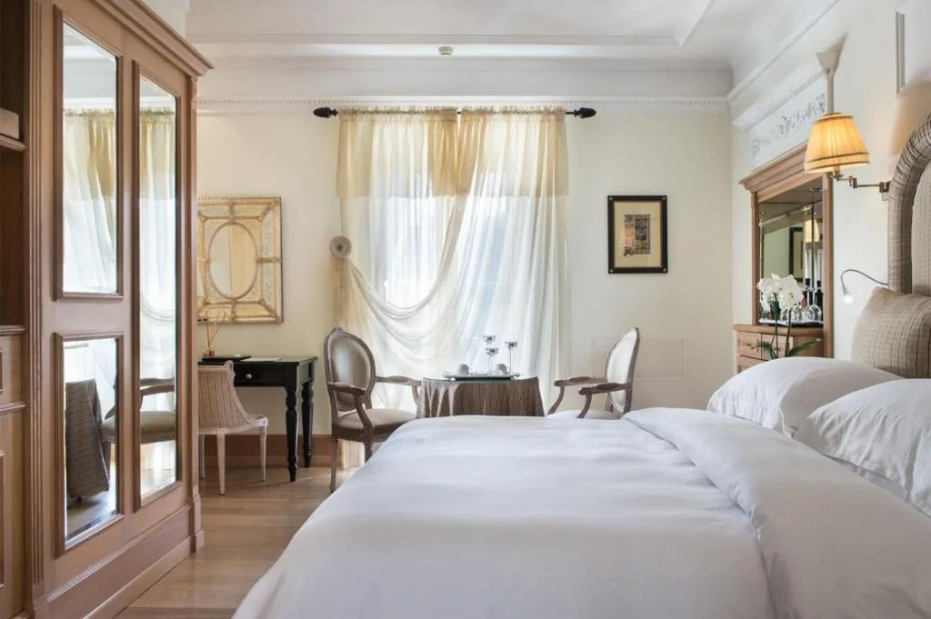Deluxe Double Room with City View — Il Palazzetto
