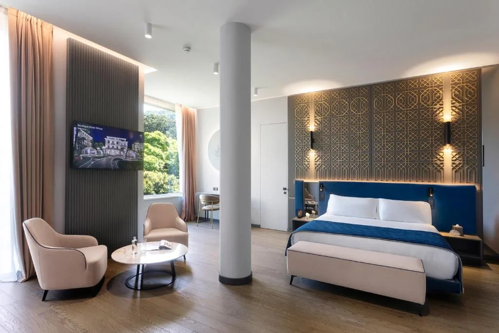 Camera Matrimoniale Deluxe con Vista Giardino — Boutique Hotel Stresa