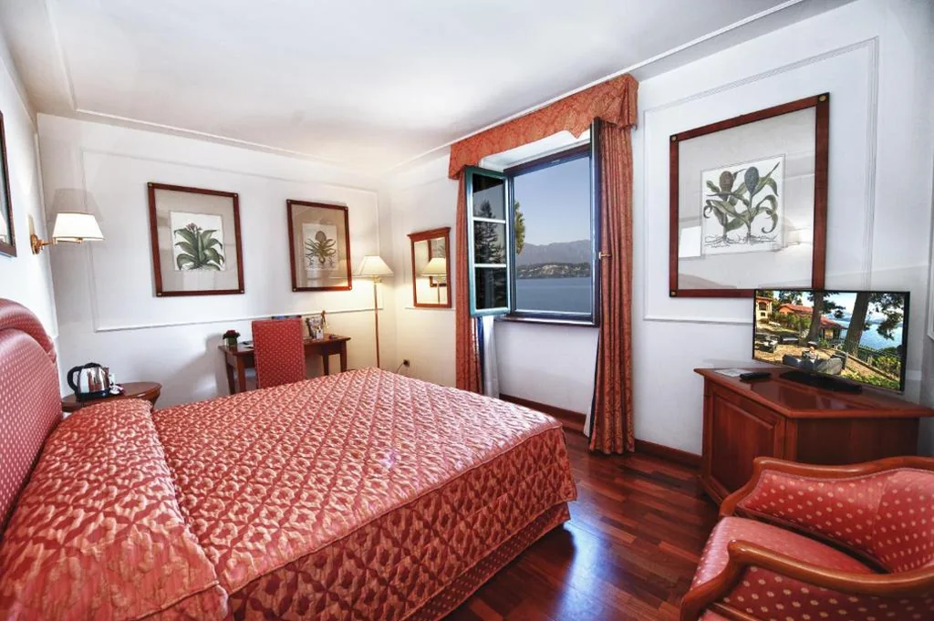 Camera Matrimoniale Deluxe con Vista Lago — Relais Casali della Cisterna