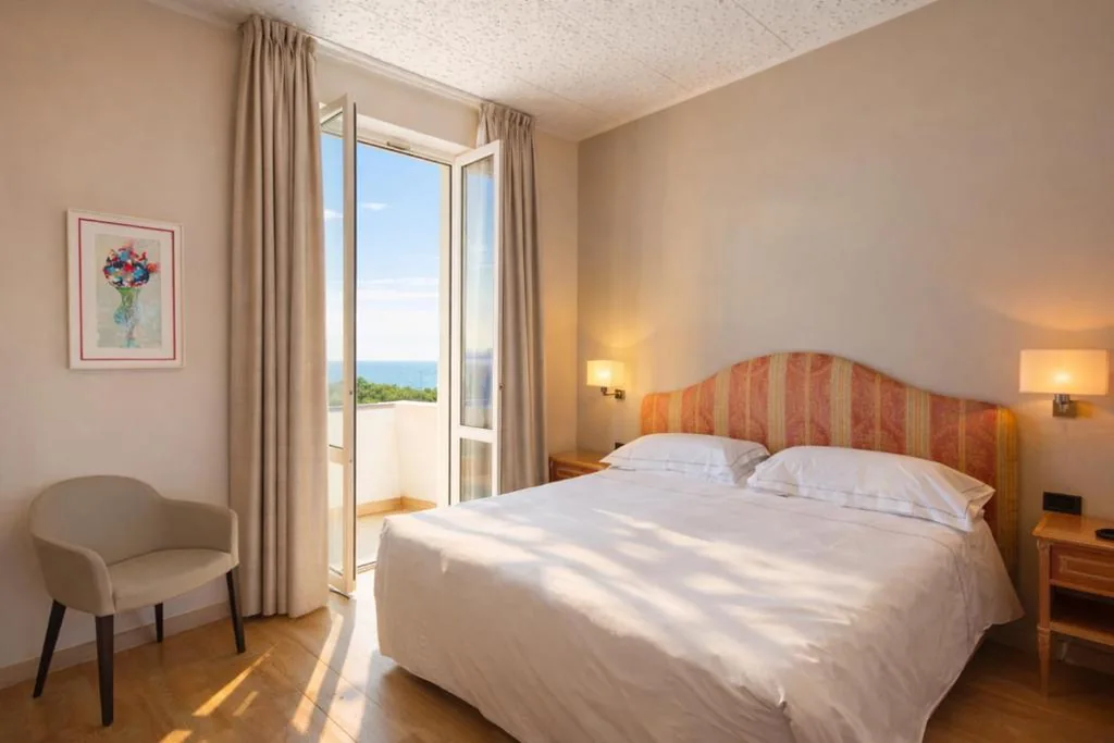Camera Matrimoniale Deluxe con Vista Mare - 3°-4° Piano — LVG Hotel Collection – Grand Hotel Mediterranee