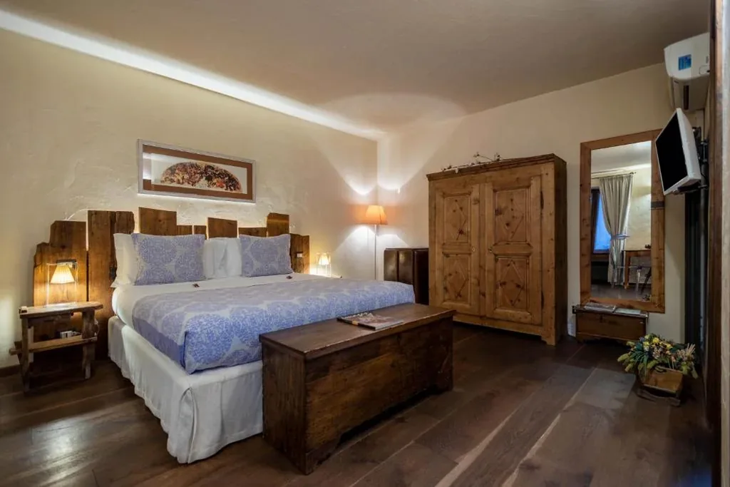 Camera Matrimoniale Deluxe — Domus Antica Aosta