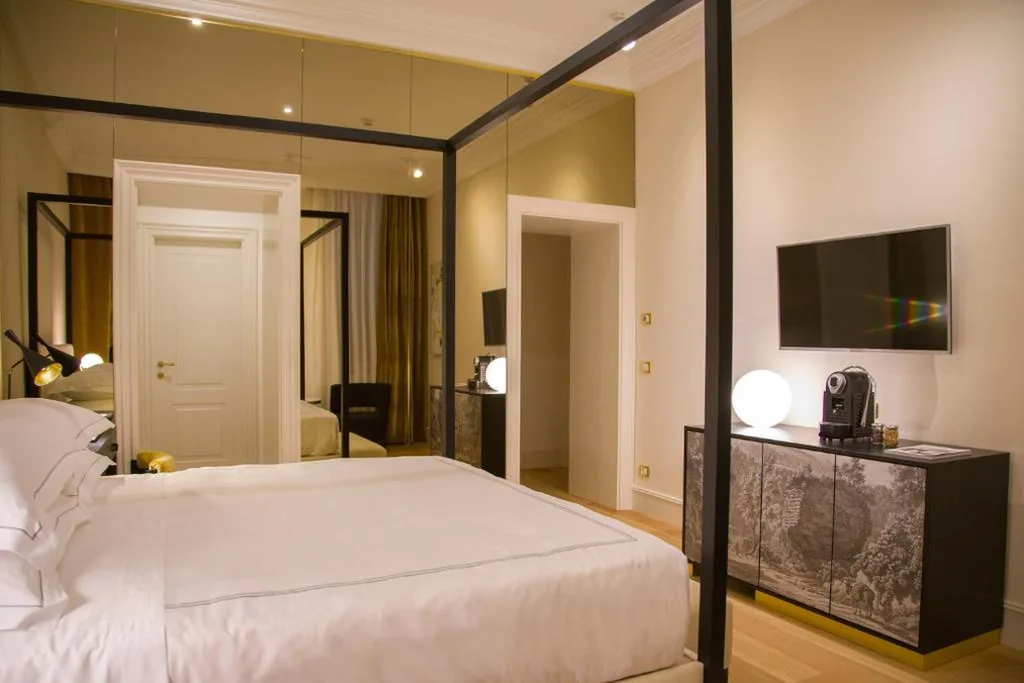 Deluxe Double Room — Elizabeth Unique Hotel | a Member of Design Hotels™