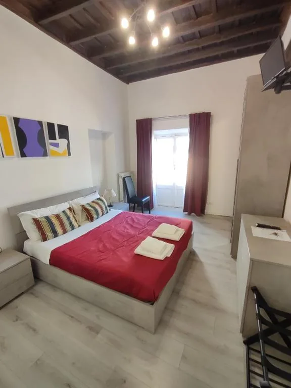 Deluxe Double Room — Giubbonari Street