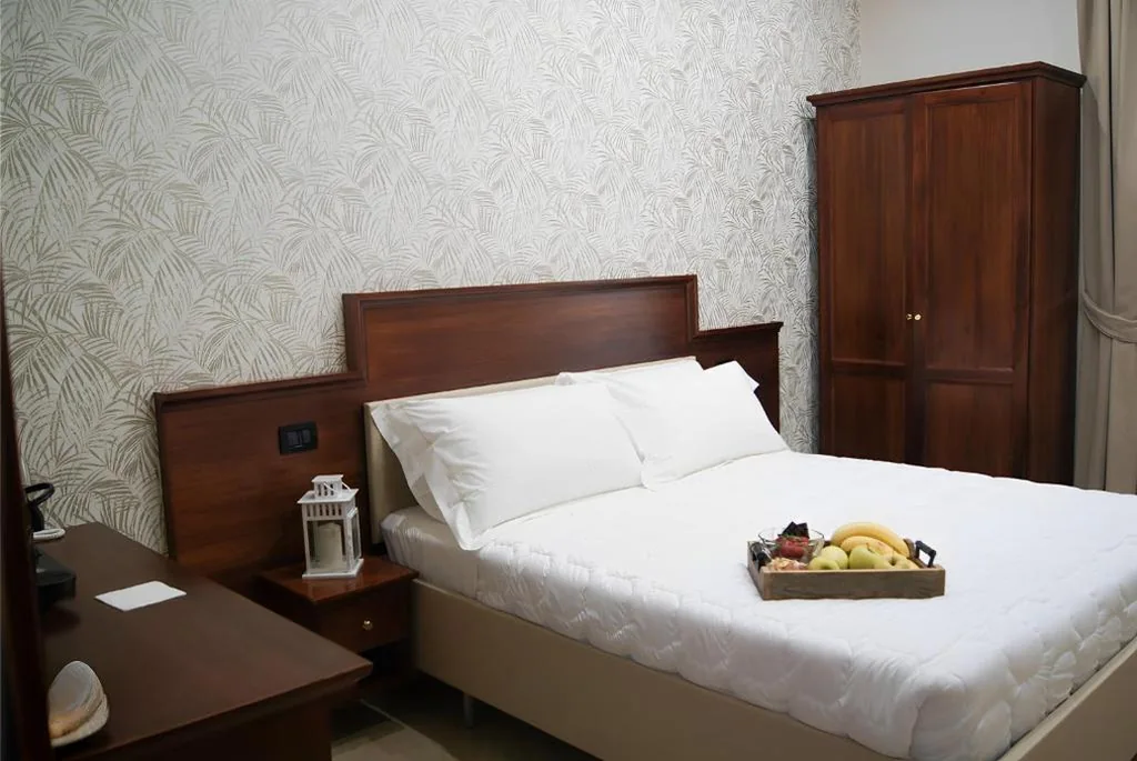 Deluxe Double Room — Glam Luxury Rome