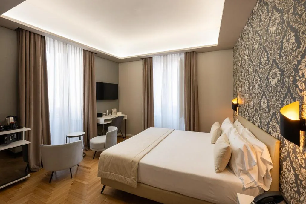 Deluxe Double Room — Hotel Caravita