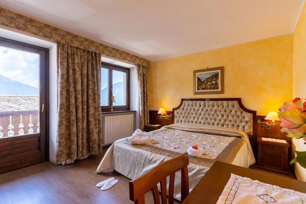 Deluxe Double Room — Hotel Des Alpes