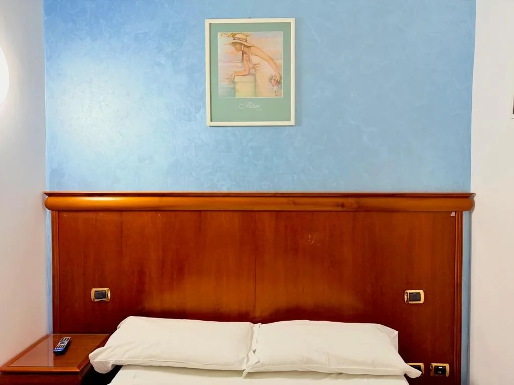 Deluxe Double Room — Hotel Oscar Suite