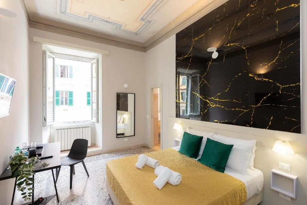 Deluxe Double Room — Iron Cityaus Termini