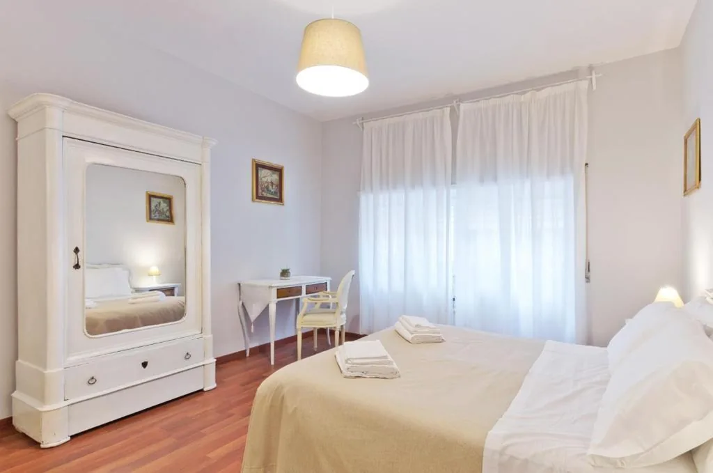Camera Matrimoniale Deluxe — Liberty Trastevere B&B