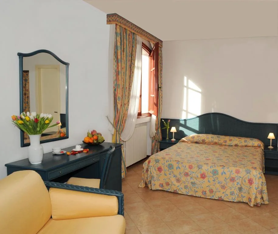 Camera Matrimoniale Deluxe — Locanda Azzurra Hotel Sanremo
