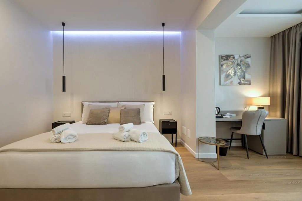 Camera Matrimoniale Deluxe — Luxury Suite vicino Trastevere GH Villa Poerio