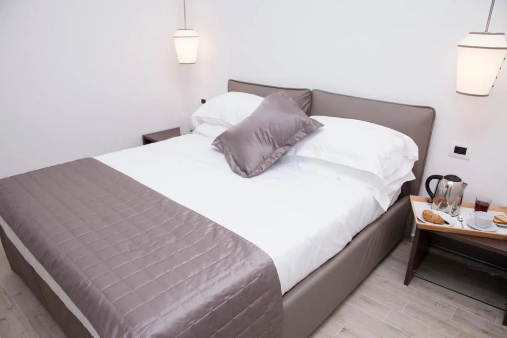 Deluxe Double Room — Maison Maneli