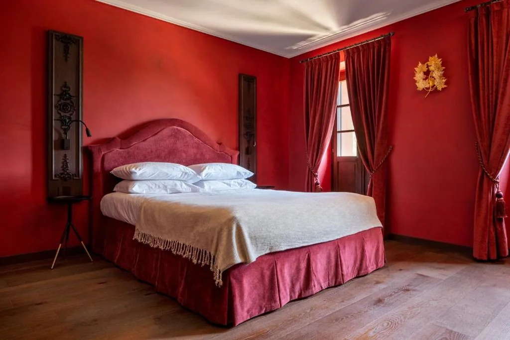 Deluxe Double Room — Nordelaia