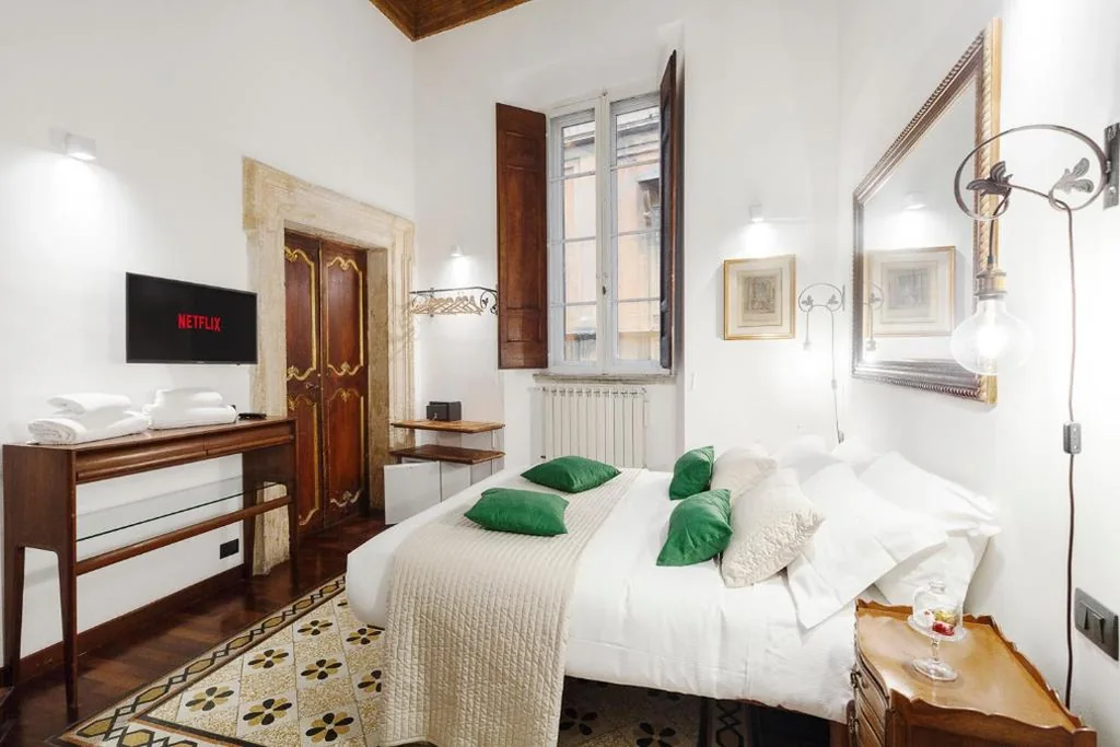 Deluxe Double Room — Palazzo Del Duca Piazza Navona Campo dei Fiori Piazza del Fico Guest House