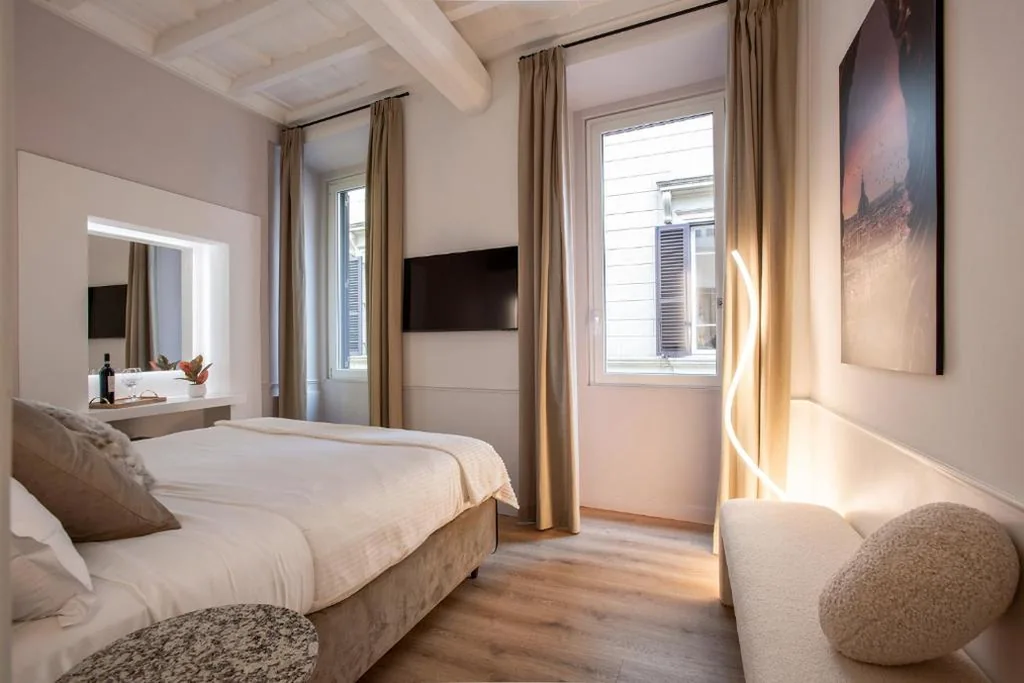Camera Matrimoniale Deluxe — Pantheon Suites Rome 2