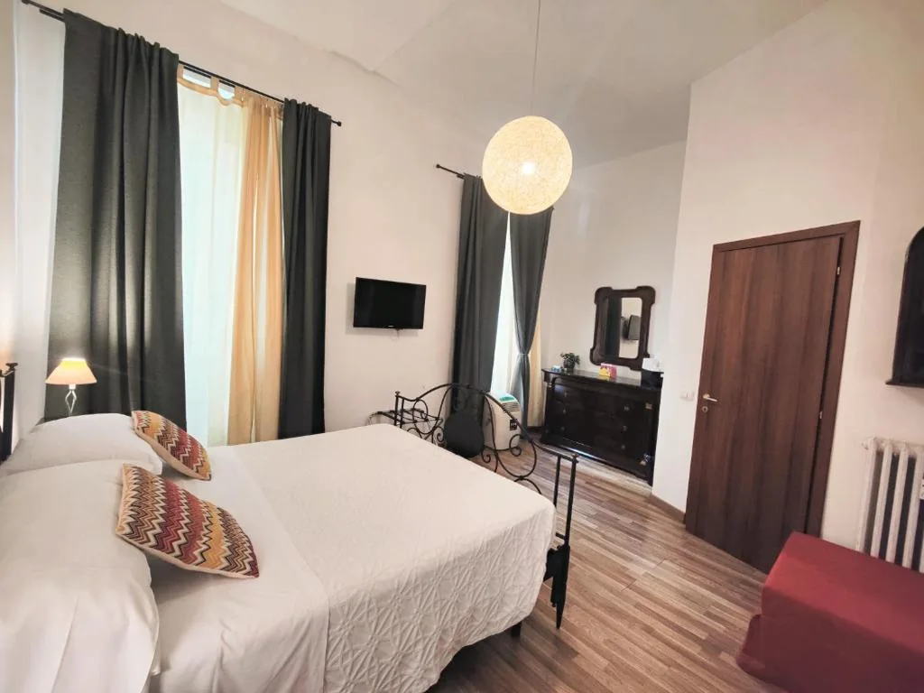 Camera Matrimoniale Deluxe — Rome Center Rooms
