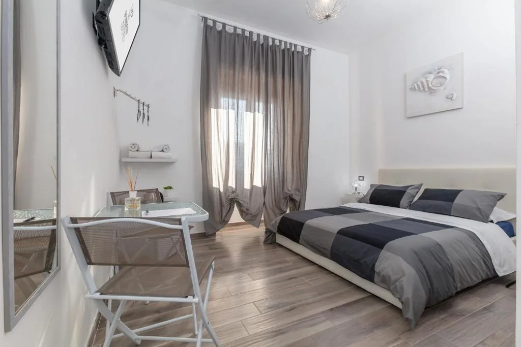 Deluxe Double Room — Scirocco Rooms