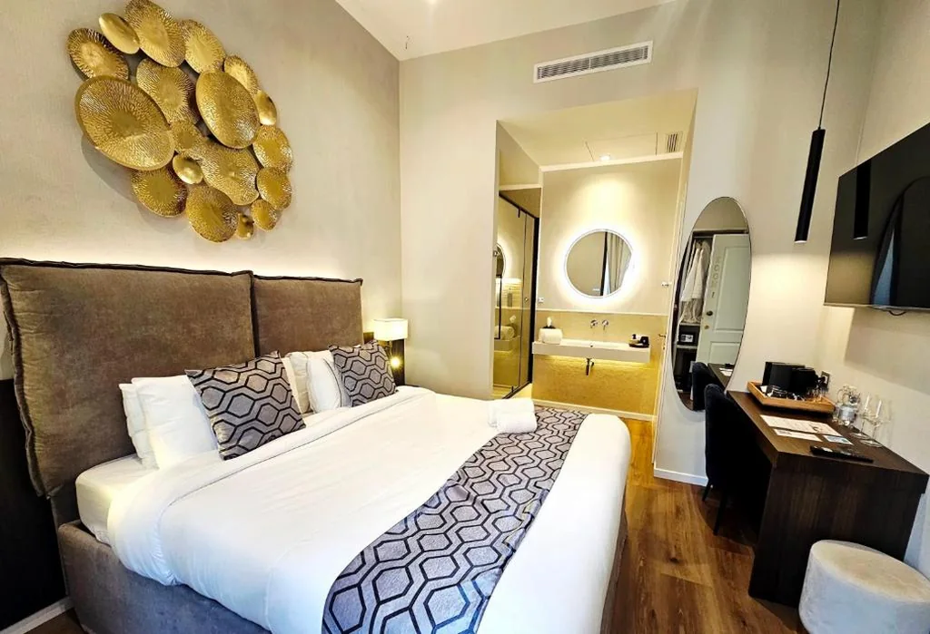 Double Deluxe Room — STOA ROME Boutique Suites
