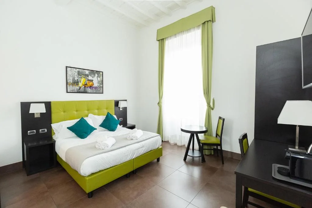 Deluxe Double Room — SuitInn19