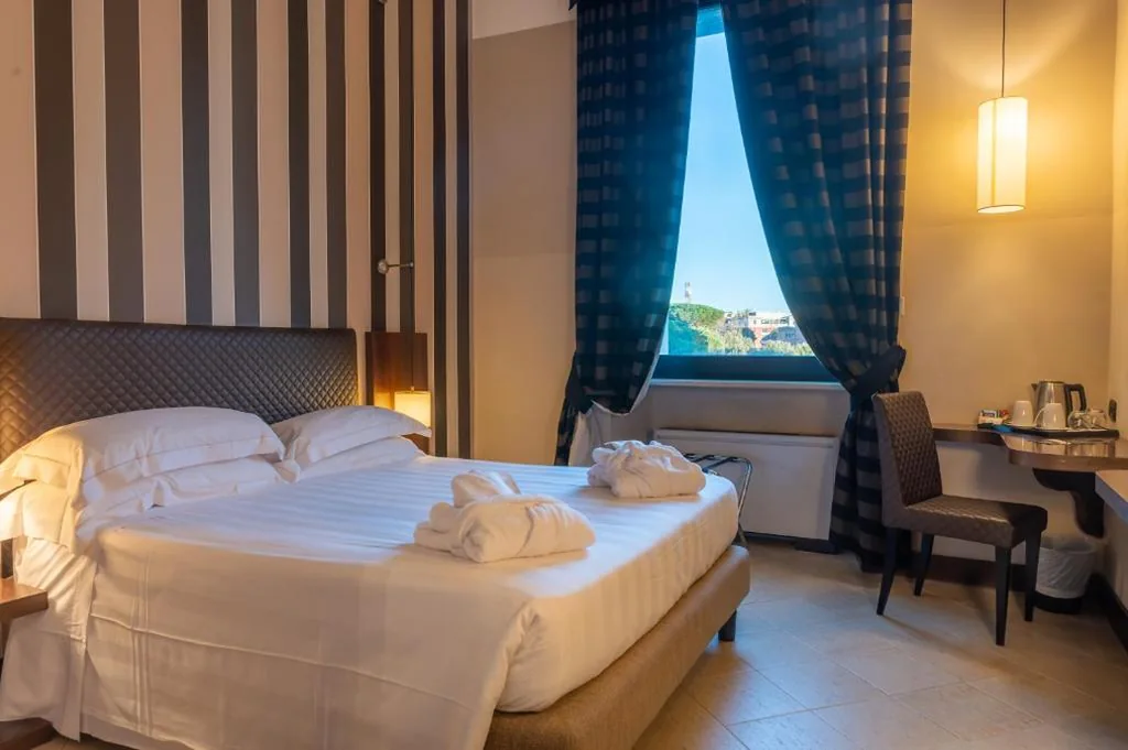 Deluxe Double Room — TH Roma – Carpegna Palace