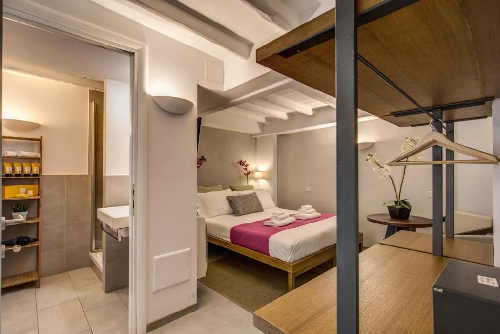 Deluxe Double Room — The Spanish Suite Piazza di Spagna