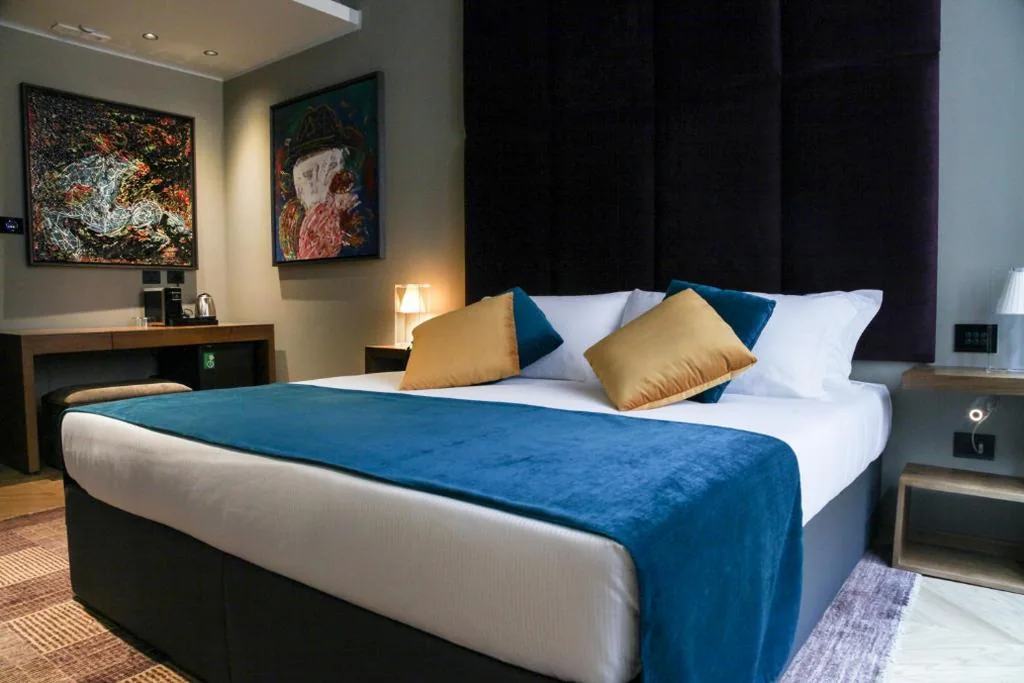 Deluxe Double Room — Triviho Hotel