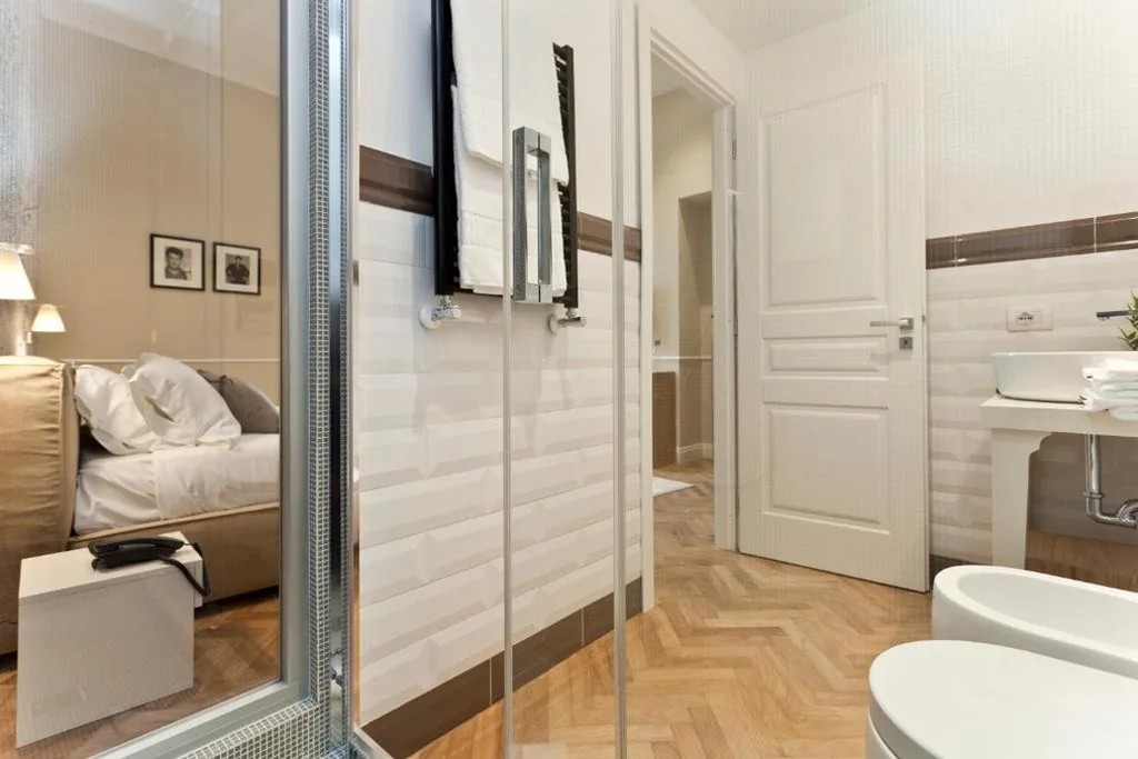 Deluxe Double Room — Vanity Navona